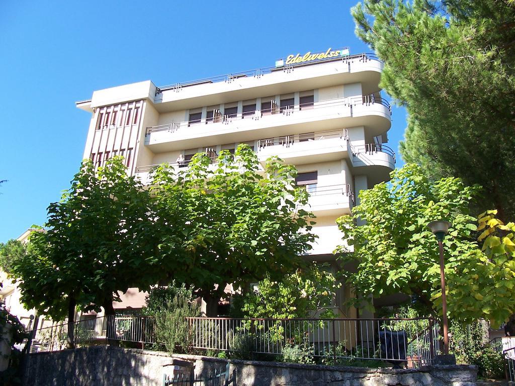 Hotel Villa Edelweiss Chianciano Terme Exteriör bild