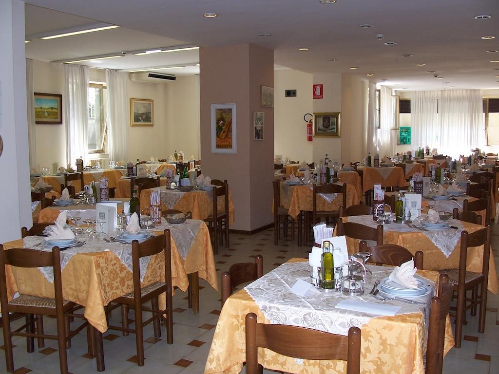 Hotel Villa Edelweiss Chianciano Terme Exteriör bild