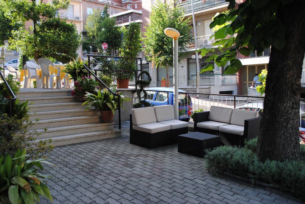 Hotel Villa Edelweiss Chianciano Terme Exteriör bild
