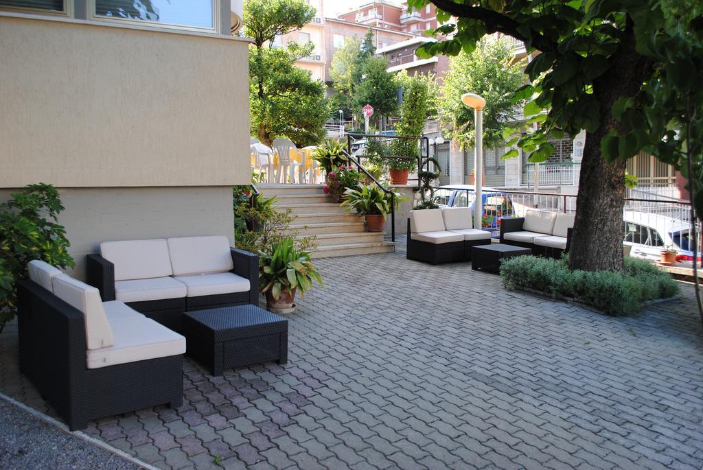Hotel Villa Edelweiss Chianciano Terme Exteriör bild